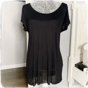 Alexis tee size small
